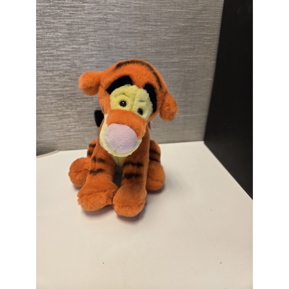 Walt Disney World Tigger Beanie Plush 7" Theme Park Exclusive Plush Toy. Pooh!!!